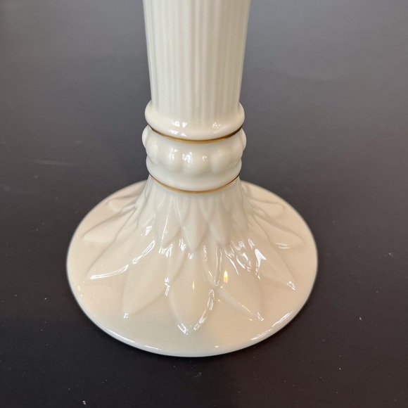 Lenox Ivory Bud Vase trimmed in Gold - Picture 3 of 8